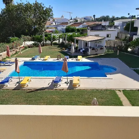 公寓式酒店 1000朵玫瑰公寓酒店 蒙卡拉帕乔