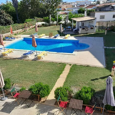 Aparthotel 1000 Roses *