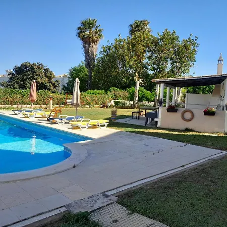 公寓式酒店 1000朵玫瑰公寓酒店 蒙卡拉帕乔