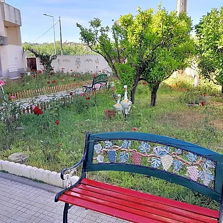 Апарт-отель 1000 Roses *