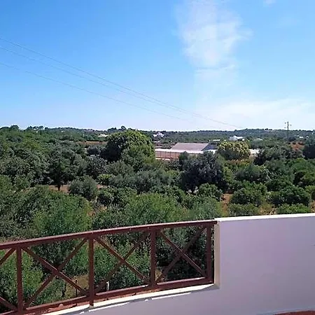 Ξενοδοχείο με διαμερίσματα 1000 Roses *