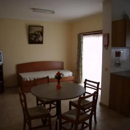 1000朵玫瑰公寓酒店 公寓式酒店 蒙卡拉帕乔