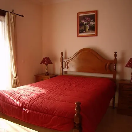 1000 Roses Aparthotel *