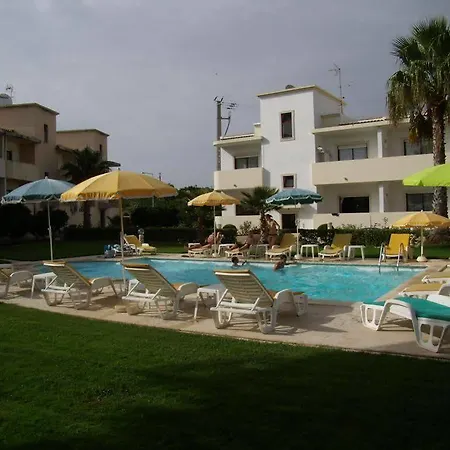 1000 Roses Aparthotel *