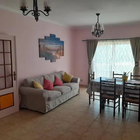 1000 Roses Aparthotel *