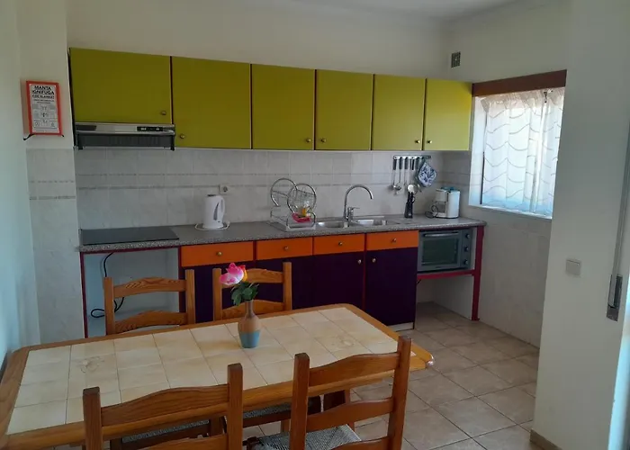 1000 Roses Aparthotel