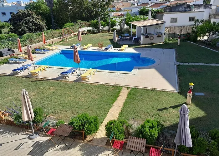 Aparthotel 1000 Roses *